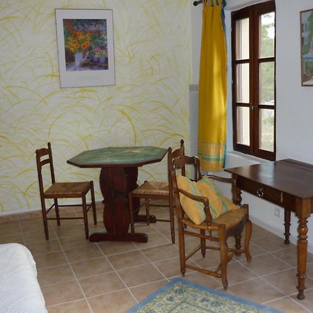 Le Val Leron Bed and Breakfast Valaurie Exteriör bild