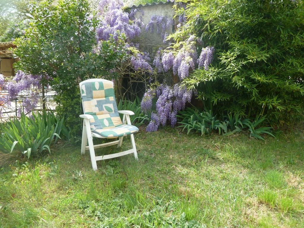 Le Val Leron Bed and Breakfast Valaurie Exteriör bild