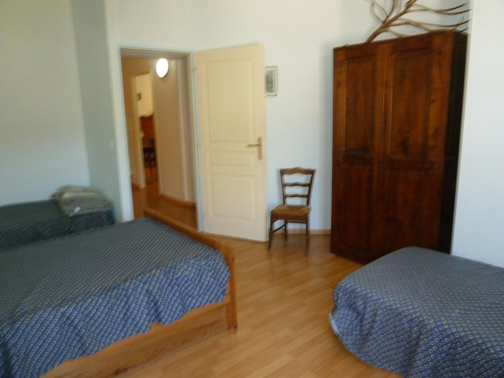 Le Val Leron Bed and Breakfast Valaurie Exteriör bild