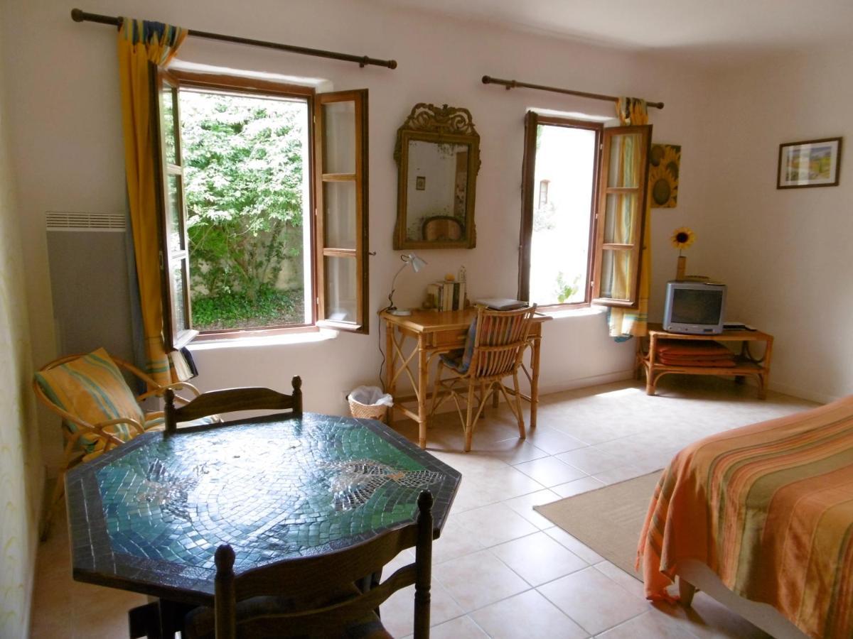 Le Val Leron Bed and Breakfast Valaurie Exteriör bild